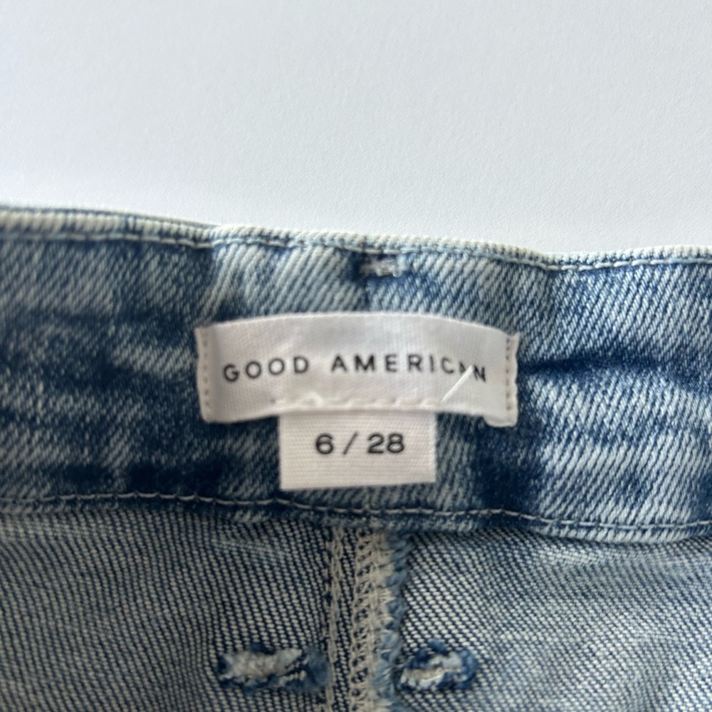 Good American Light Blue Straight Leg Jeans - Picture 2 of 4